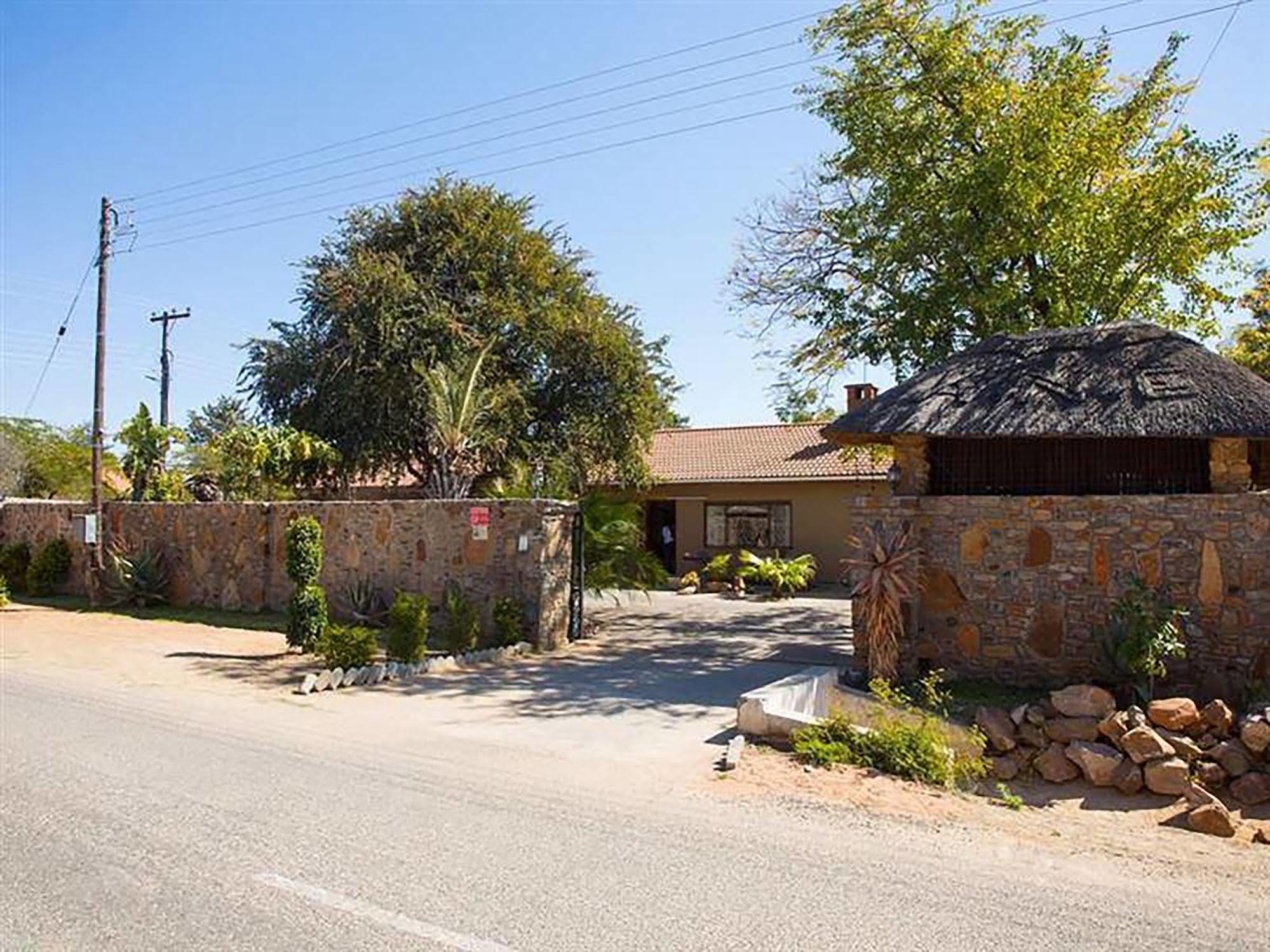 A New Earth Guest Lodge Francistown Bagian luar foto